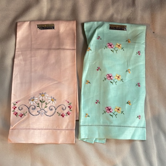 4 pieces - New Excellent Condition Irish Linens - Picture 3 of 8